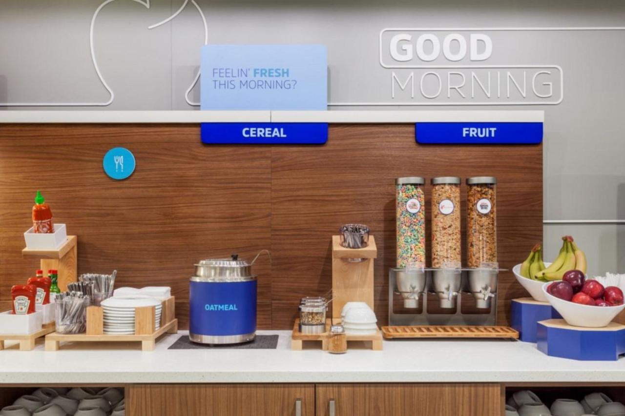 Holiday Inn Express & Suites Windsor East - Lakeshore By Ihg Tecumseh المظهر الخارجي الصورة