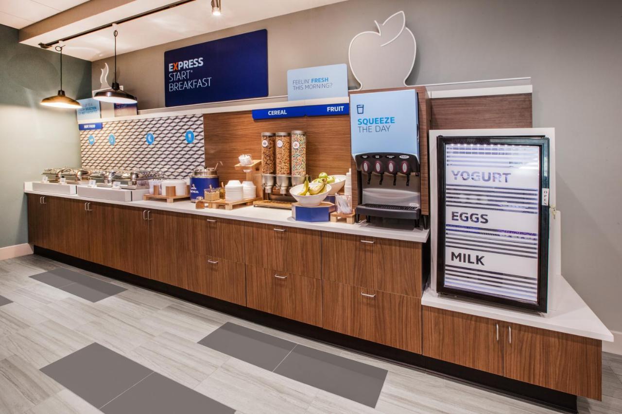Holiday Inn Express & Suites Windsor East - Lakeshore By Ihg Tecumseh المظهر الخارجي الصورة