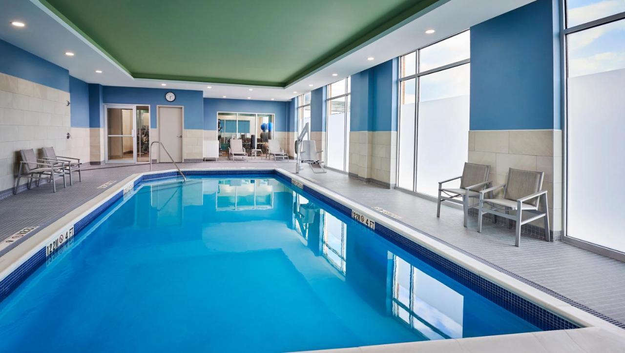 Holiday Inn Express & Suites Windsor East - Lakeshore By Ihg Tecumseh المظهر الخارجي الصورة
