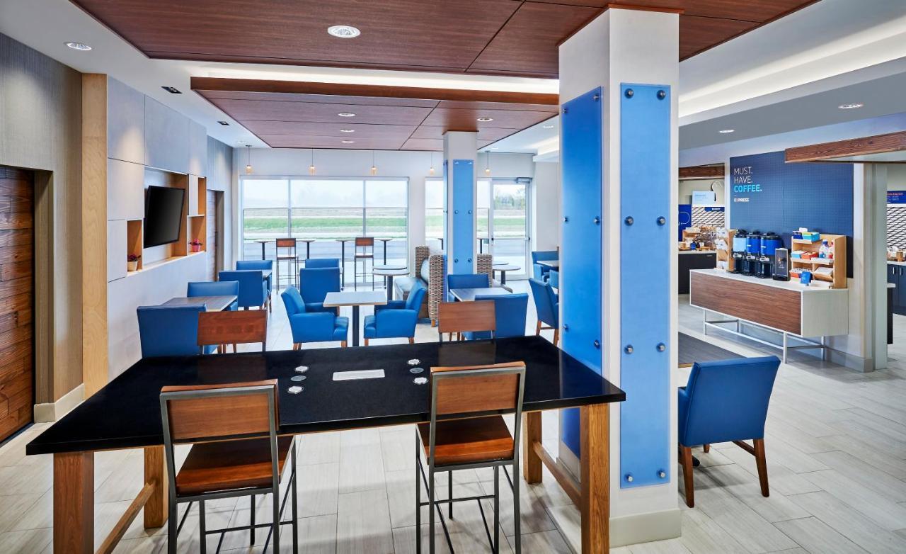 Holiday Inn Express & Suites Windsor East - Lakeshore By Ihg Tecumseh المظهر الخارجي الصورة