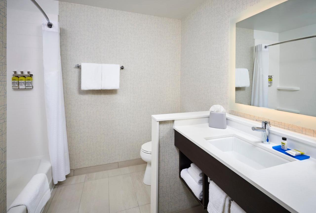 Holiday Inn Express & Suites Windsor East - Lakeshore By Ihg Tecumseh المظهر الخارجي الصورة
