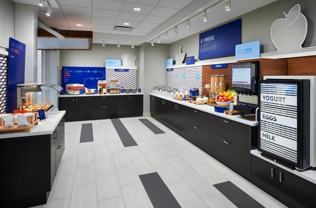 Holiday Inn Express & Suites Windsor East - Lakeshore By Ihg Tecumseh المظهر الخارجي الصورة